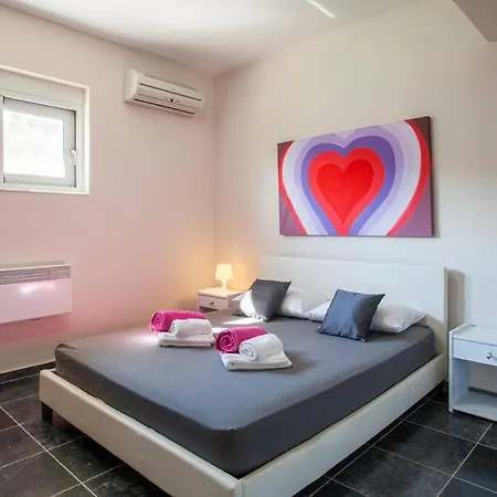 Chreal 210 Sqm Villa Filaki