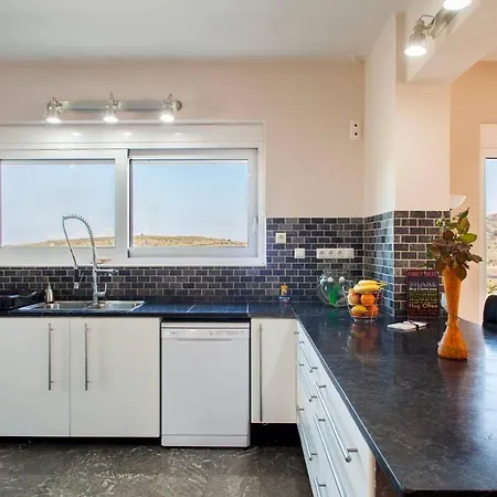 Chreal 210 Sqm Villa Filaki